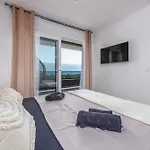 Ruby Rose Zadarvillas * Ražanac
