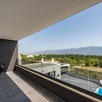 فيلة Ruby Rose Zadarvillas
