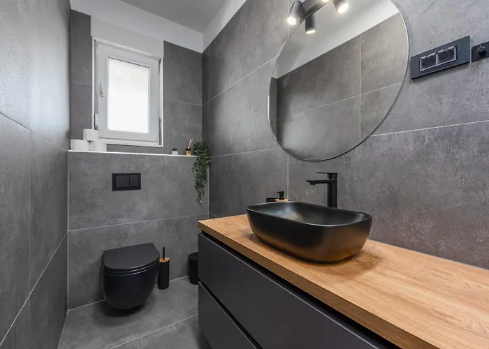 Ruby Rose Zadarvillas * Ражанац