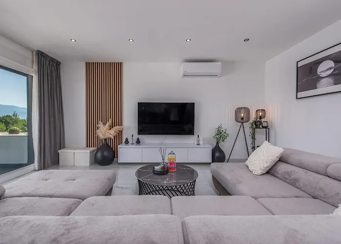 Ruby Rose Zadarvillas Ražanac